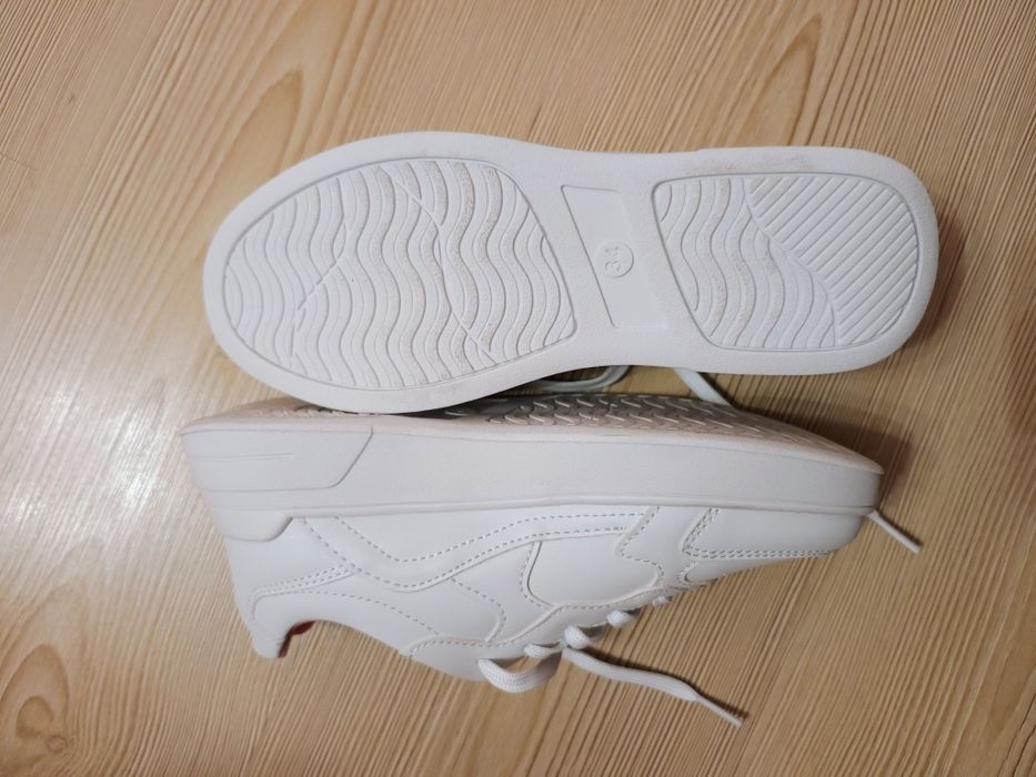 Маратонки за момиче