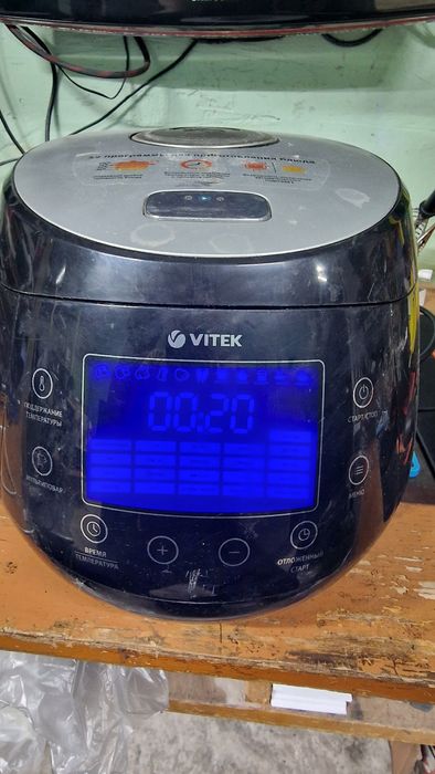 Продаётся мультиварока VITEK