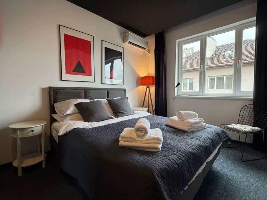 Дава се под наем Тристаен апартамент в София, Център - 71 кв.м за 896.58 € - Снимка #3