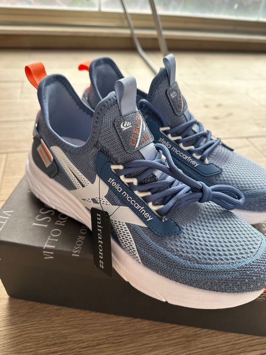 Маратонки 41-42р  оригинал чисто нови