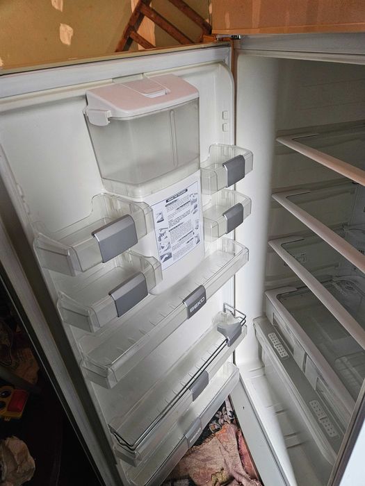 Frigider Beko nofrost cu dozator de apa