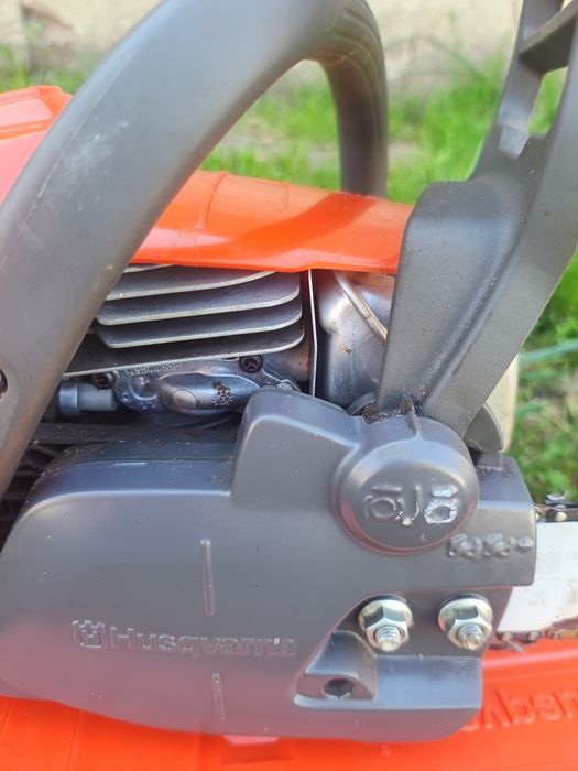 Vând Husqvarna 135 Mark//