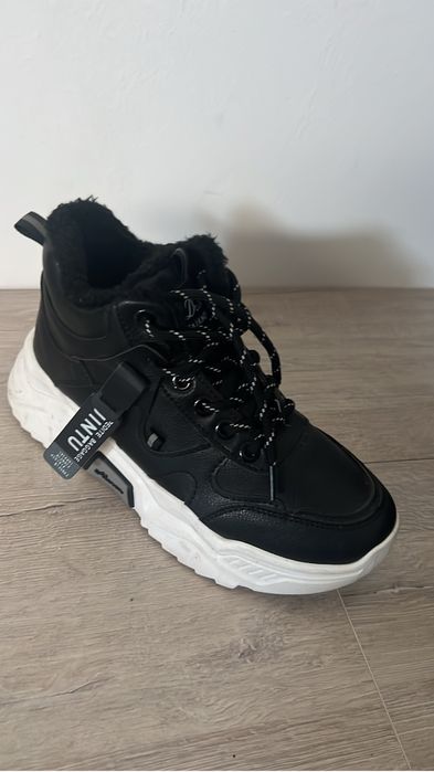 Кроссовки зимние зима