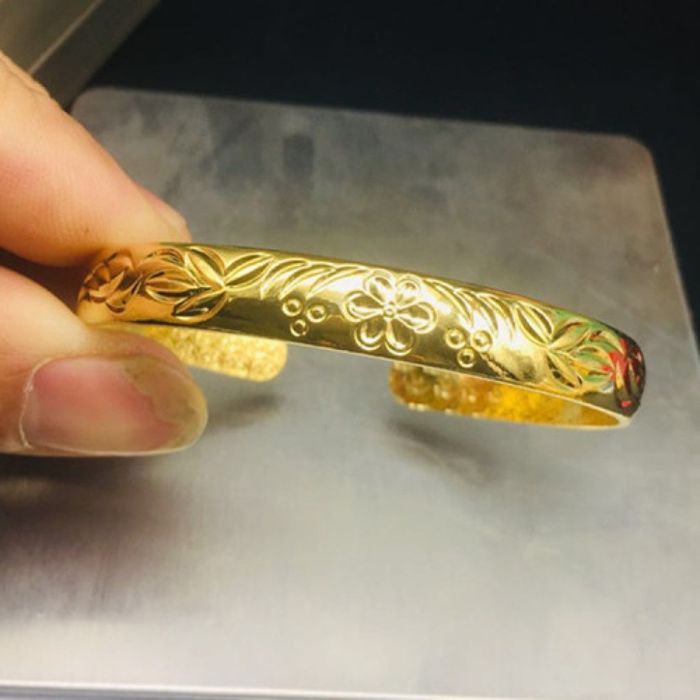 Гривни от медицинска стомана