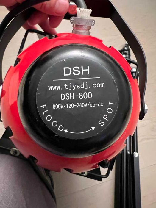 DSH-800 лампа для видеосьемки. несправно. подойдет для декора