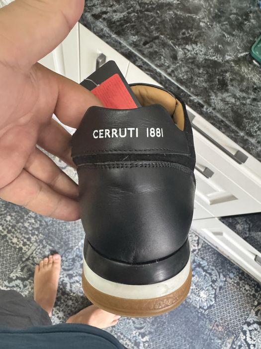 Продам новые кожаные кроссовки Cerutti