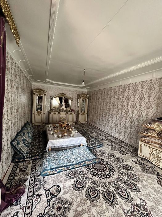 Uy sotiladi 2 yarim sotix 5 ta hona