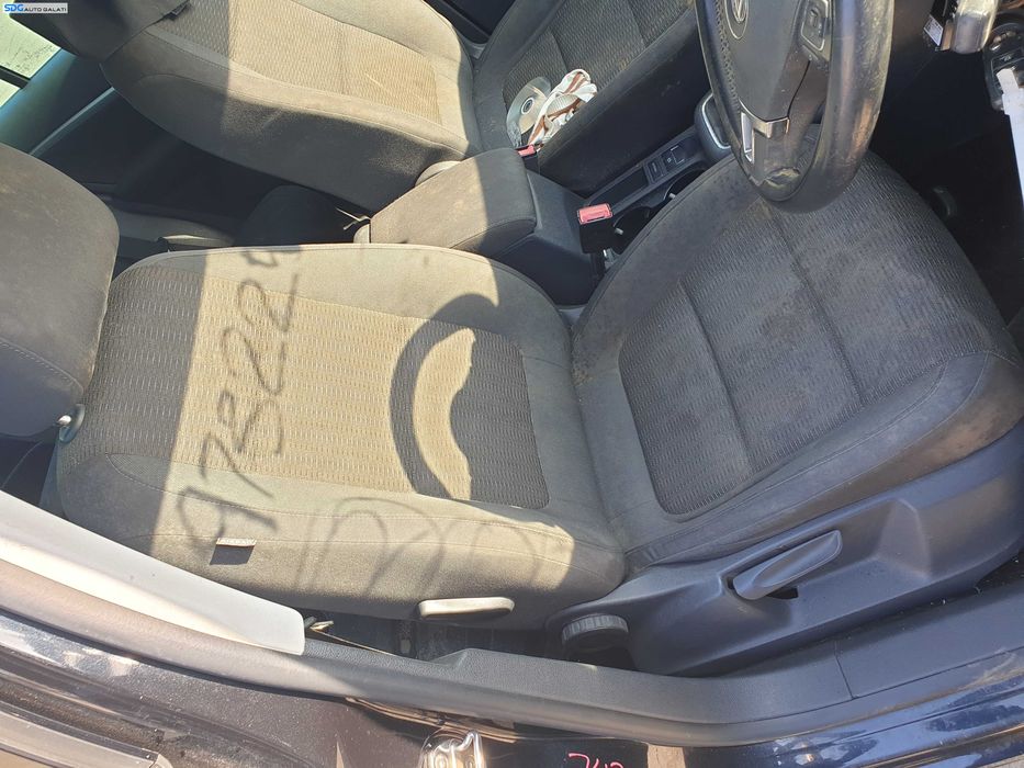 Scaun Pasager Dreapta Fata Textil FARA Incalzire Volkswagen Tiguan 2007 - 2011 [K3842]