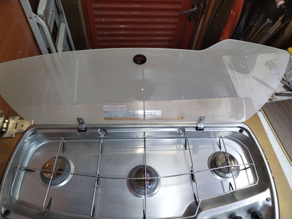 Газов котлон за вграждане за каравана