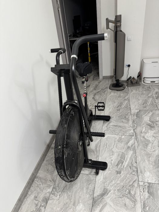 Продаётся практически новый велотренажёр