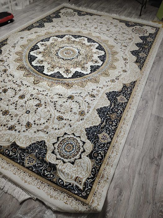 Ковер 2.5 на 3.5м продам