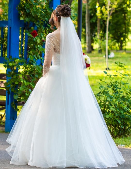 Rochie Mireasă cu Sclipici + Voal + 2 crinoline Nemodificată