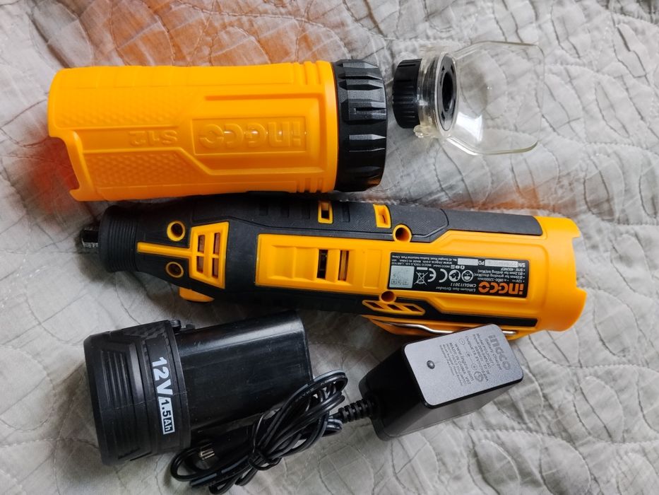 Продам набор гравёр и фонарь аккумуляторный.