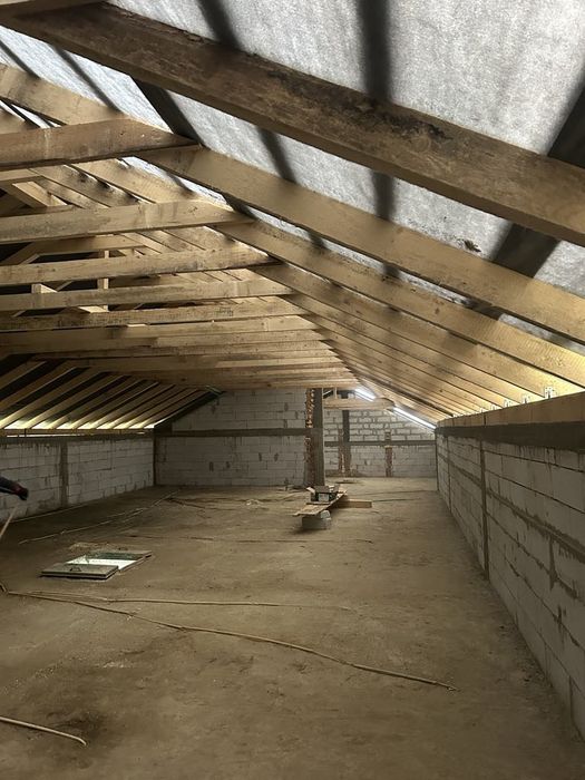 Casa la rosu ,zidarie fundati ,garduri Reparații acoperise  de la A-Z