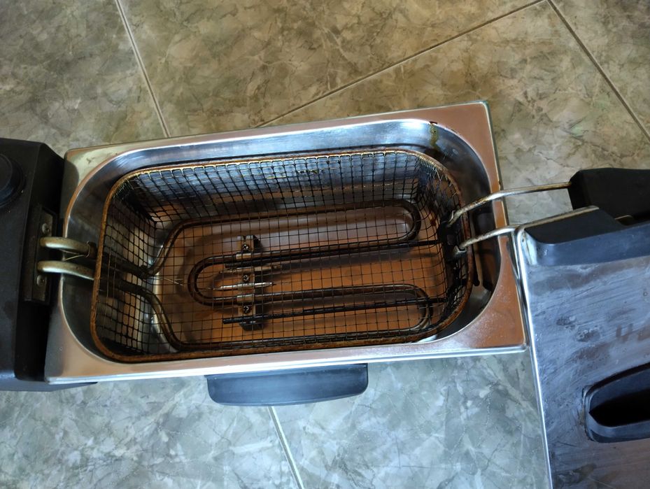 Продавам фритюрник