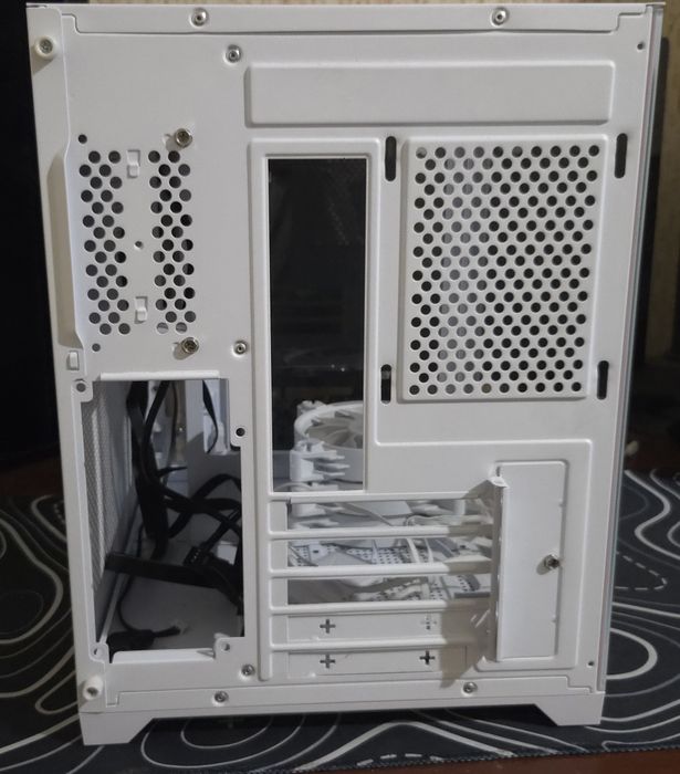 Белый корпус ginzzu v420