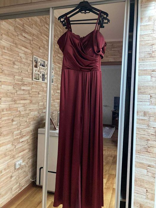 Женское больное платье