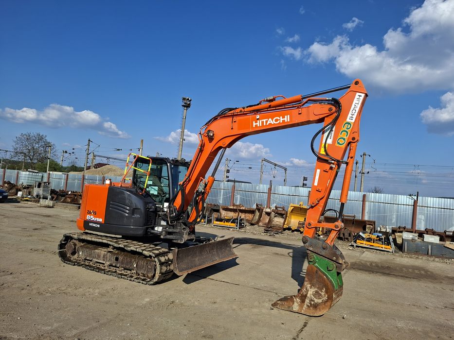 Vand excavator hitaci zaxis 85 USB