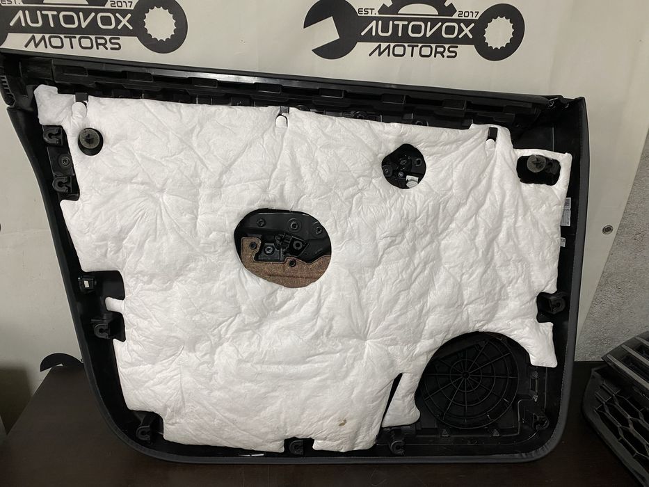 Tapiterie fata de usa capitonaj dreapta fata Tesla model Y an de la 23