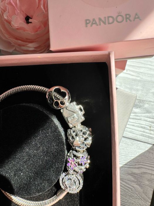 Brățară tip lanț clasic cu halo Pandora Moments + 4 Charms