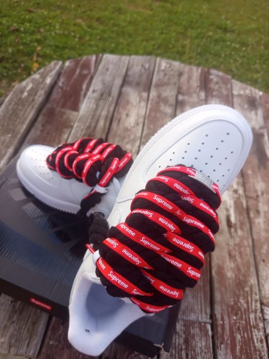 Nike Air Force 1 Low x Supreme White – Mărimea 42 (Noi, în cutie)