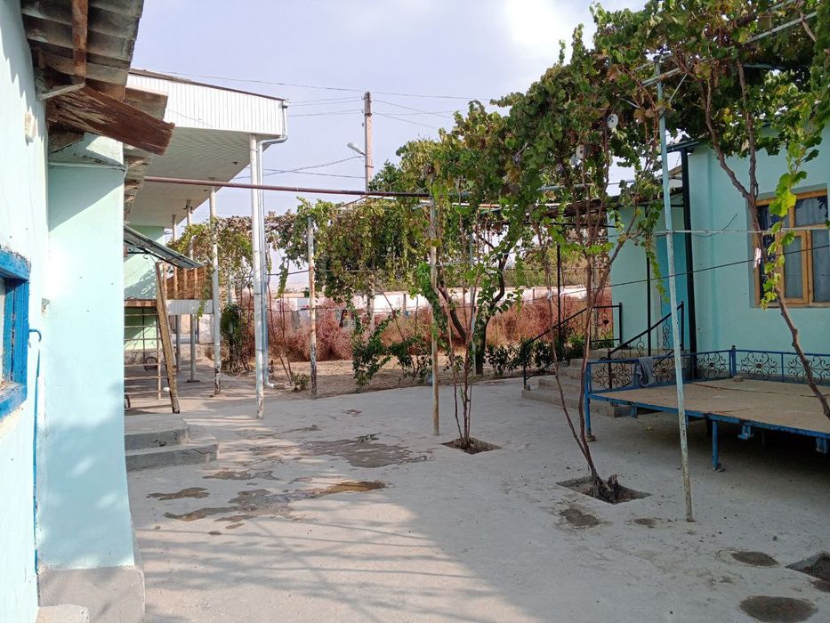 7 сотихли ҳовлили уй сотилади иккиламчи кредит хам бўлади