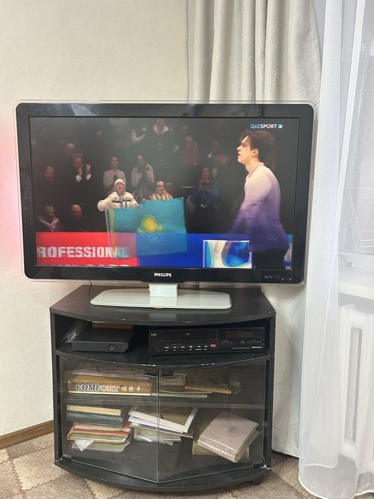 ЖК телевизор PHILIPS