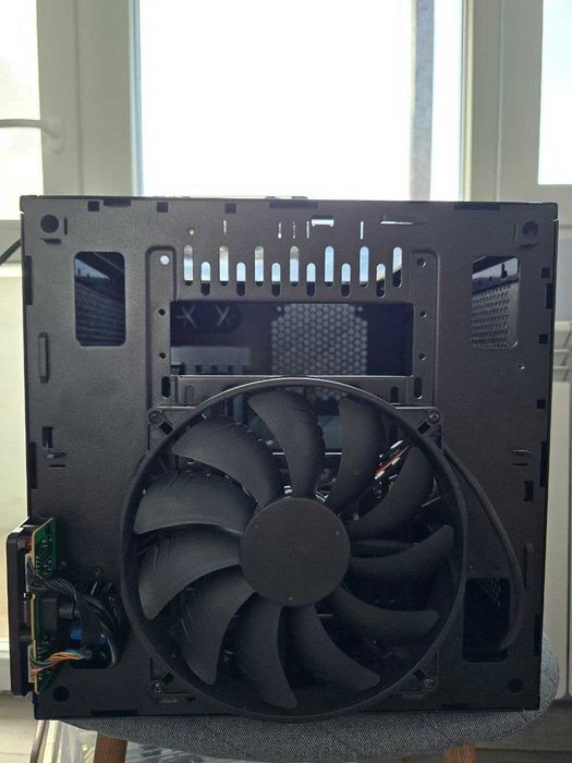 Кутия Thermaltake Core V21