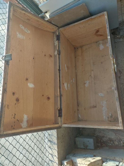 Старинна  ракла от дърво