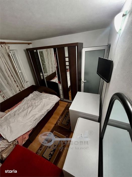 Apartament 3 camere semidecomandat Pacurari - Etaj 3