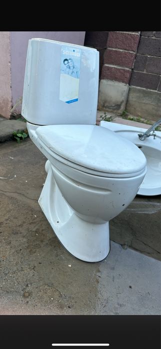 Унитаз в отличном состояние