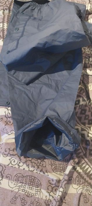 Pantalon cauciucat mărime M