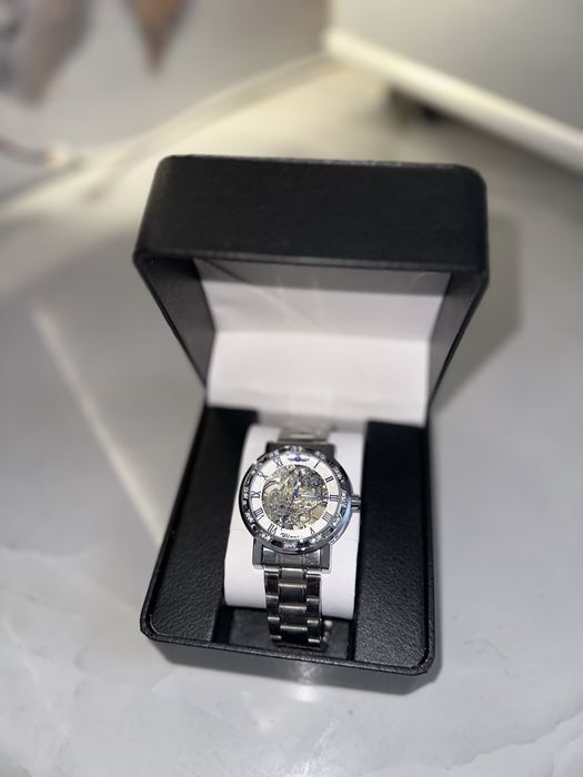 Мъжки стилен часовник WINNER - елегантност и престиж