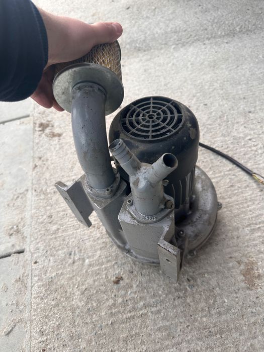 Вакум помпа HERZ, 140 mbar.