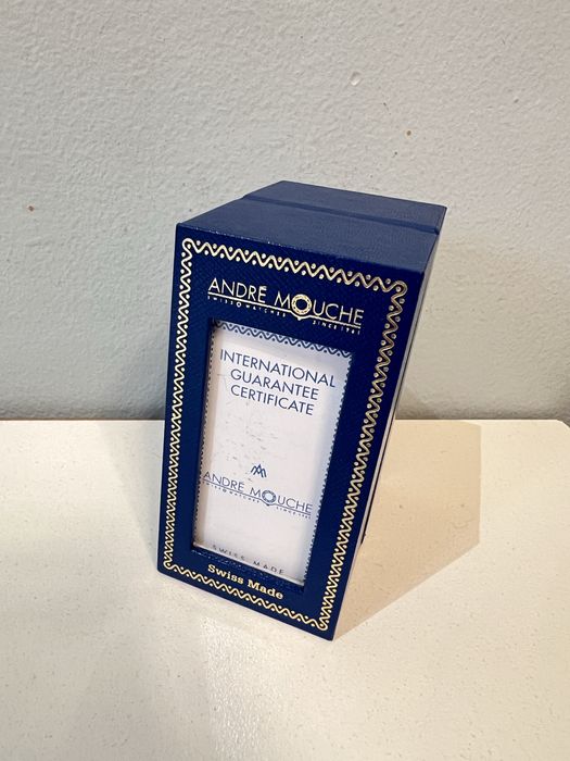 Златен часовник.