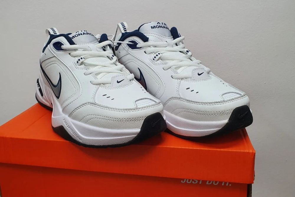 Кроссовки Nike monarch