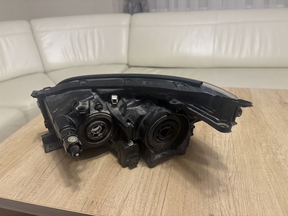 Фар - тойота рав 4 2010г.