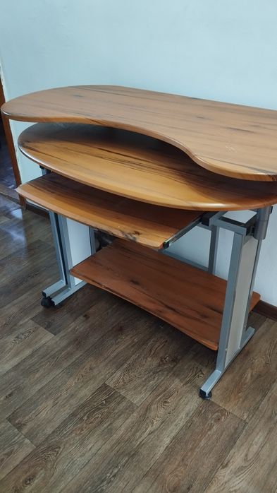 Стол компьютерный