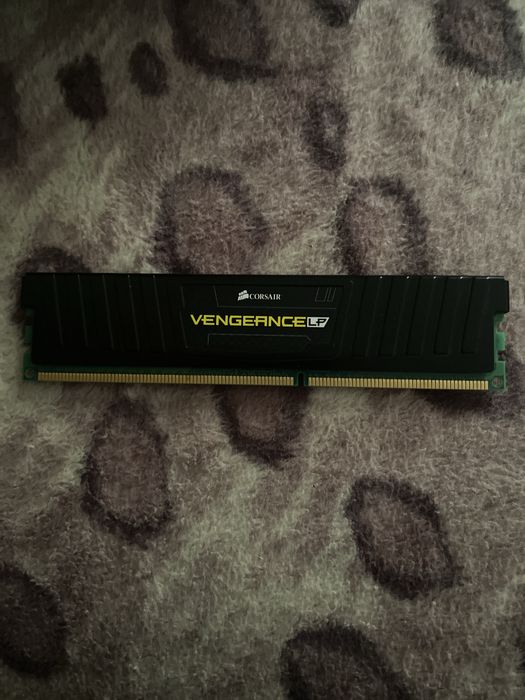 Ram pc 4gb Corsair VengeanceLP DDR3