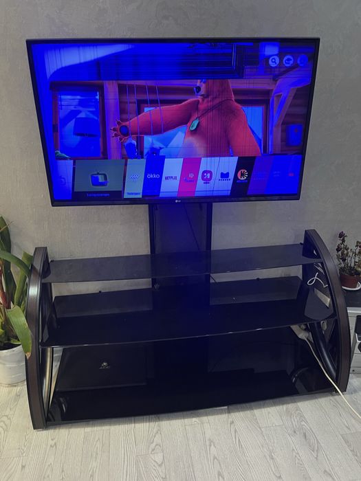 Продам смарт тв LG