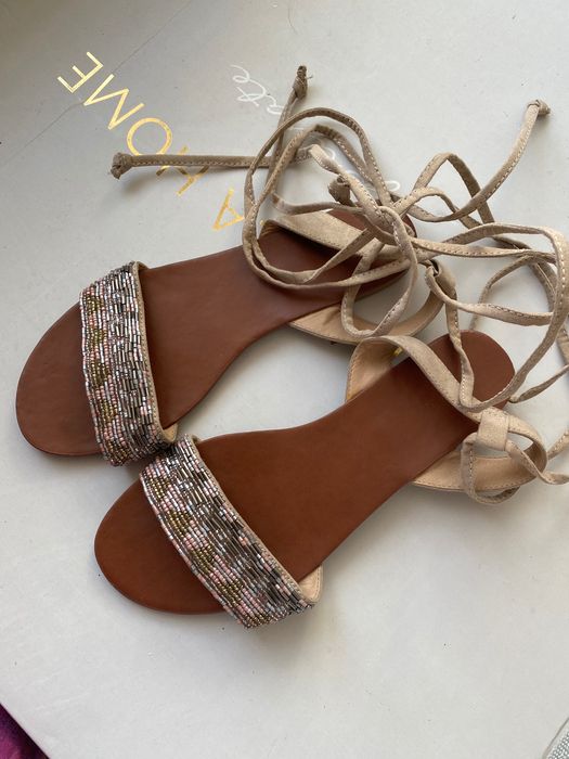 Бежови ниски сандали, 36 номер