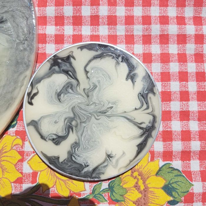 CADOU. Suport ibric/cesti cafea din rasina, lucrat manual