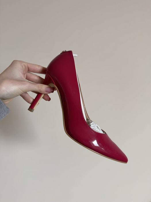 Токчета Guess