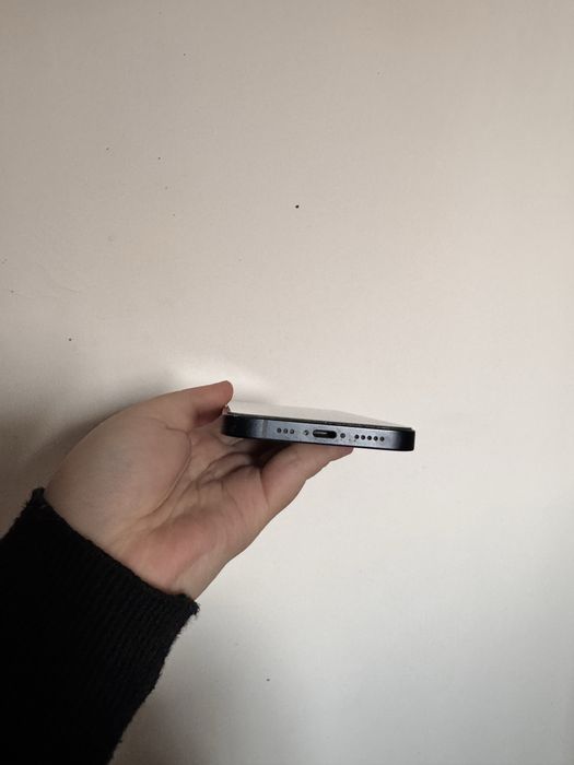 Продам 13 айфон