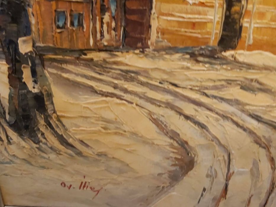 Tablouri pictate cu semnătura.