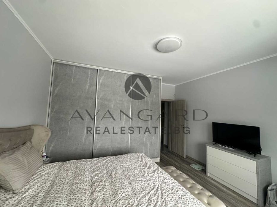 Продава се Тристаен апартамент в Пловдив, Христо Смирненски - 125 кв.м за 1498 €/кв.м - Снимка #8