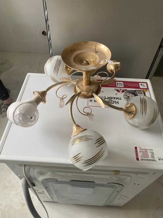 Продам люстры потолочные ( по отдельности)