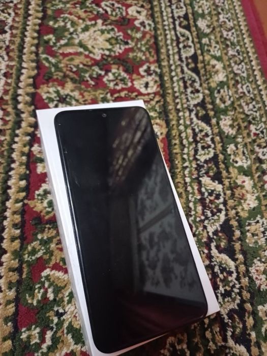 Telefon redmi karobka dakumenti bor