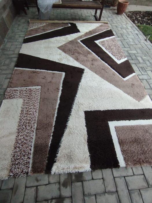 Продам ковёр 2 шт.