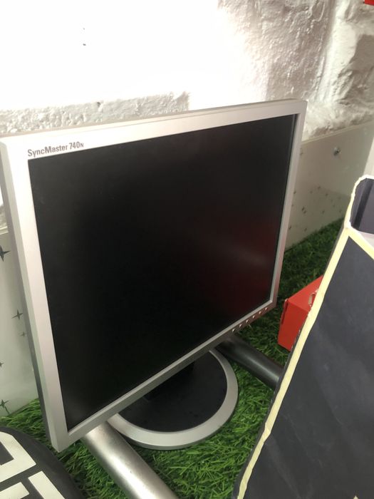 Монитор продам !!!